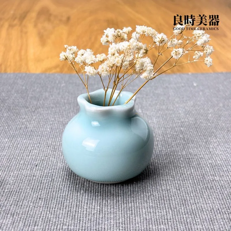 青瓷小花插茶席點綴花器- 良時美器GoodTimeCeramics台灣茶具推薦