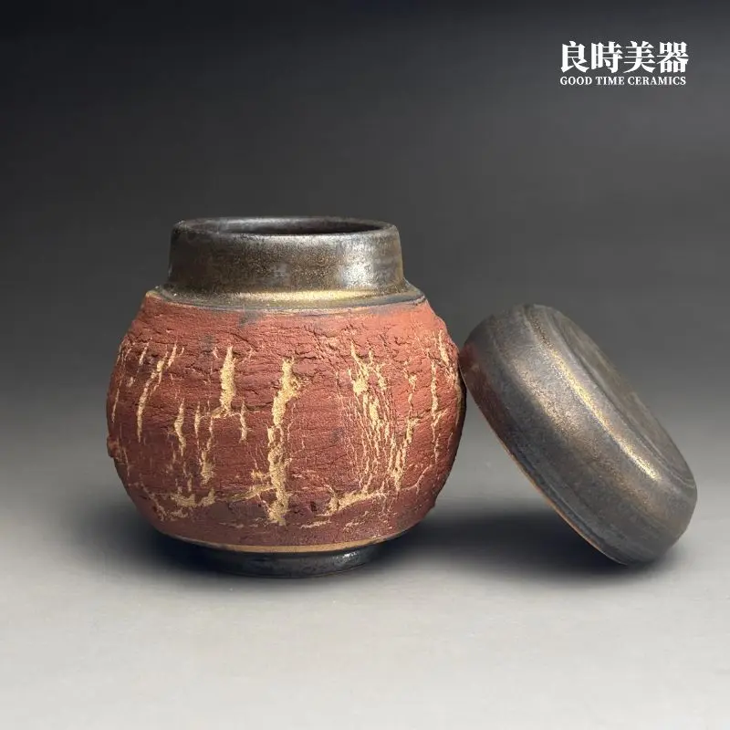 手拉胚茶倉細節-赤紅地層脈絡爆裂紋