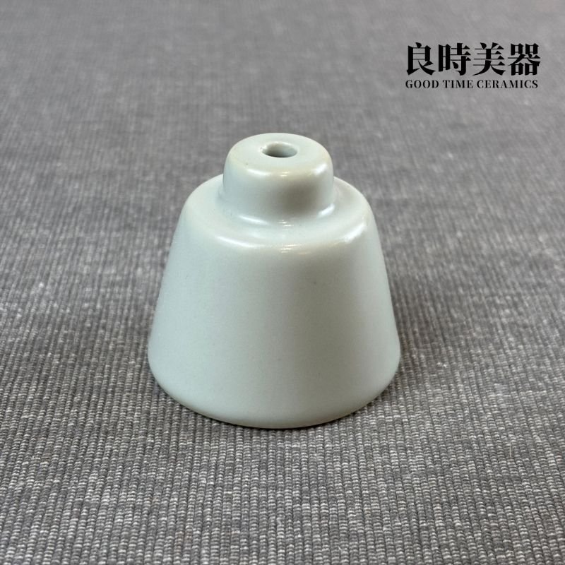 精緻汝窯壺蓋托細節-4.9x4.4cm溫潤開片茶席配件特寫