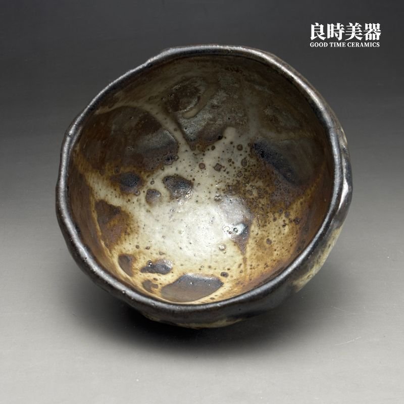 台灣名家楊晴晴柴燒志野細節-九份土落灰窯變