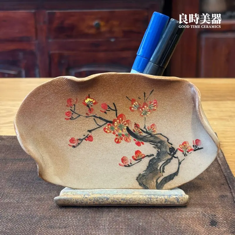 手繪紅梅圖樣細節-職人彩繪老梅枝幹-原創手工陶瓷工藝-商務送禮