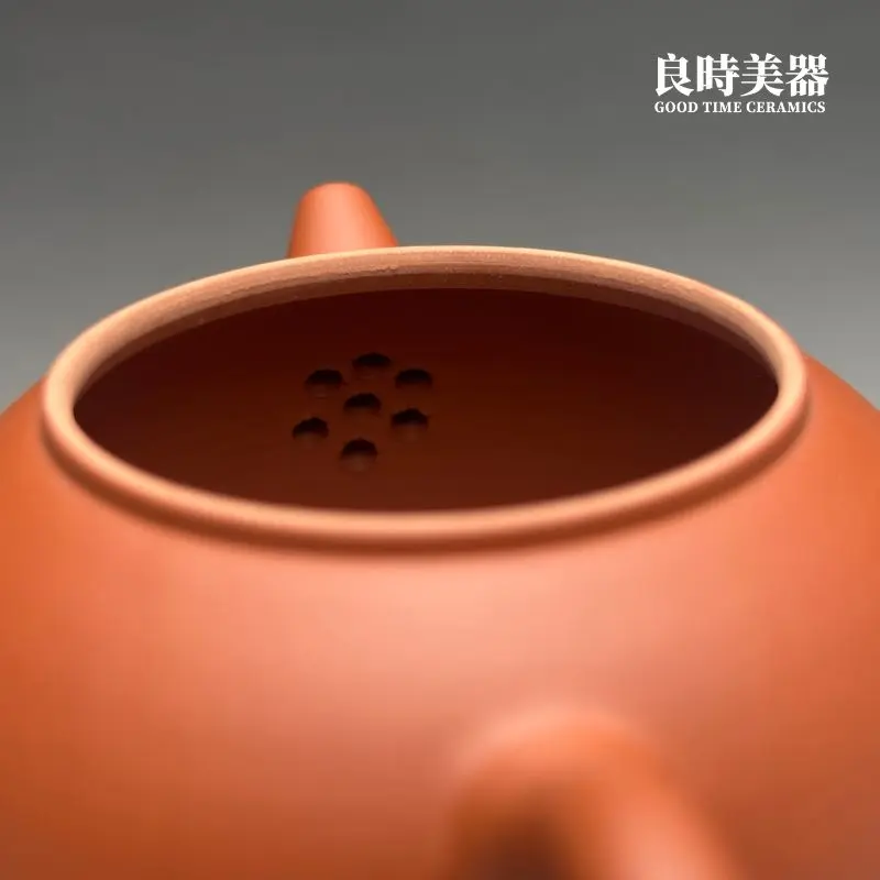 台灣朱泥壺內部