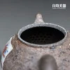 hsu-2-39 (3) 擺件展示架收藏級-許旭倫岩礦壺古樸蓋鈕與溫潤手拉坏線條細節