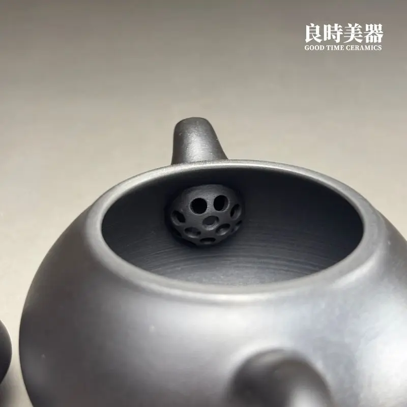 林永裕手作煙燻黑金茶壺-110ml單孔內孔與內部細節工藝特寫
