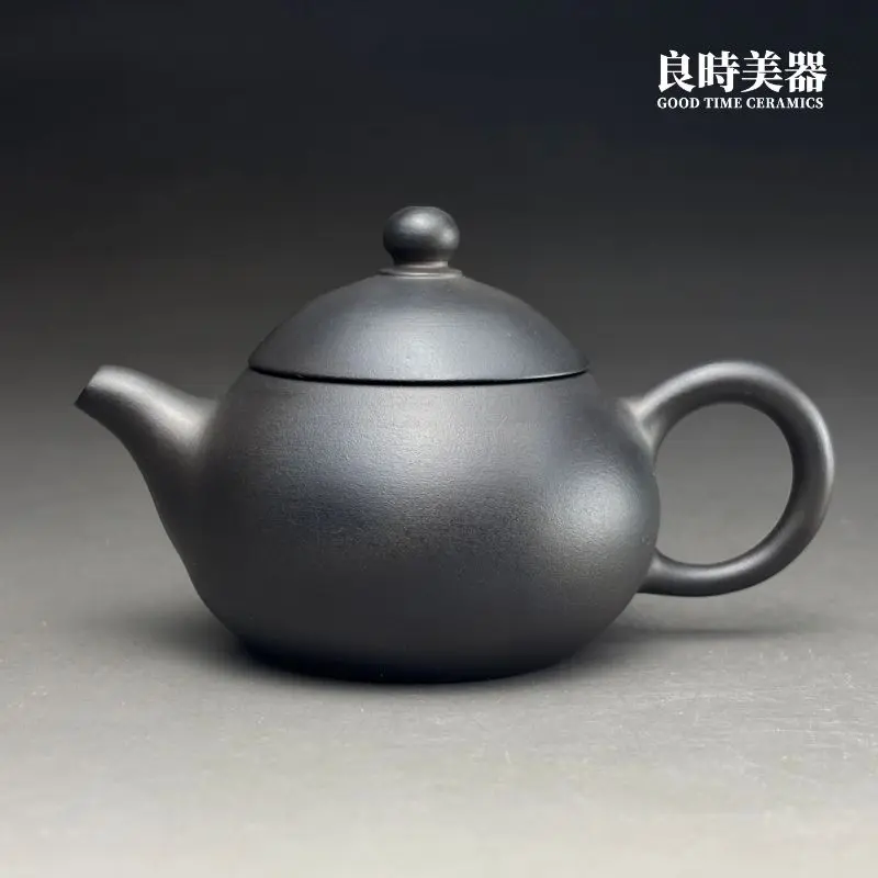 台灣茶具-林永裕手作煙燻黑金茶壺-T-LYUB-3正面外觀與手工拉坏壺身