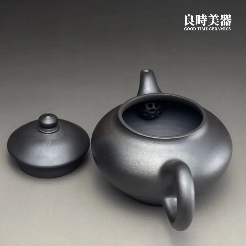 林永裕手作煙燻黑金茶壺-170ml單孔內孔與內部細節工藝特寫
