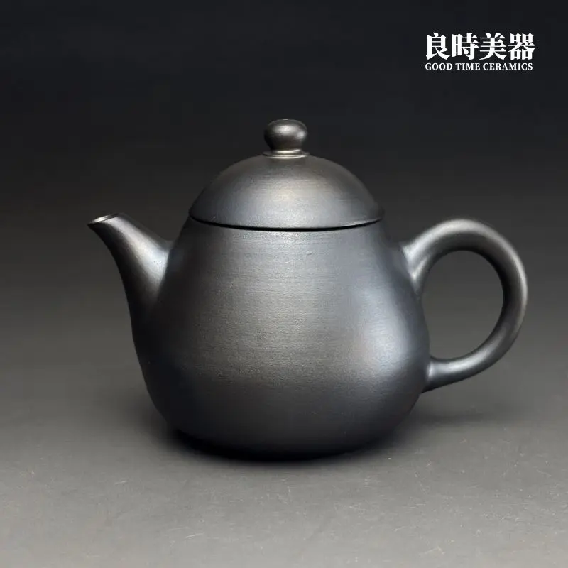 台灣茶具-林永裕手作煙燻黑金龍蛋壺-T-LYUB-5正面外觀與手工拉坏壺身