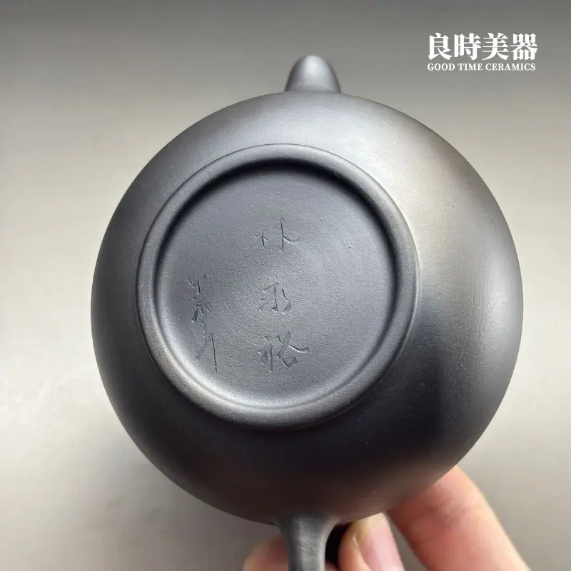 高端台灣茶器-林永裕手作煙燻黑金仿鼓壺底足圈足與職人落款款識