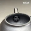 林永裕手作煙燻黑金扁腹壺-110ml單孔內孔與內部細節工藝特寫