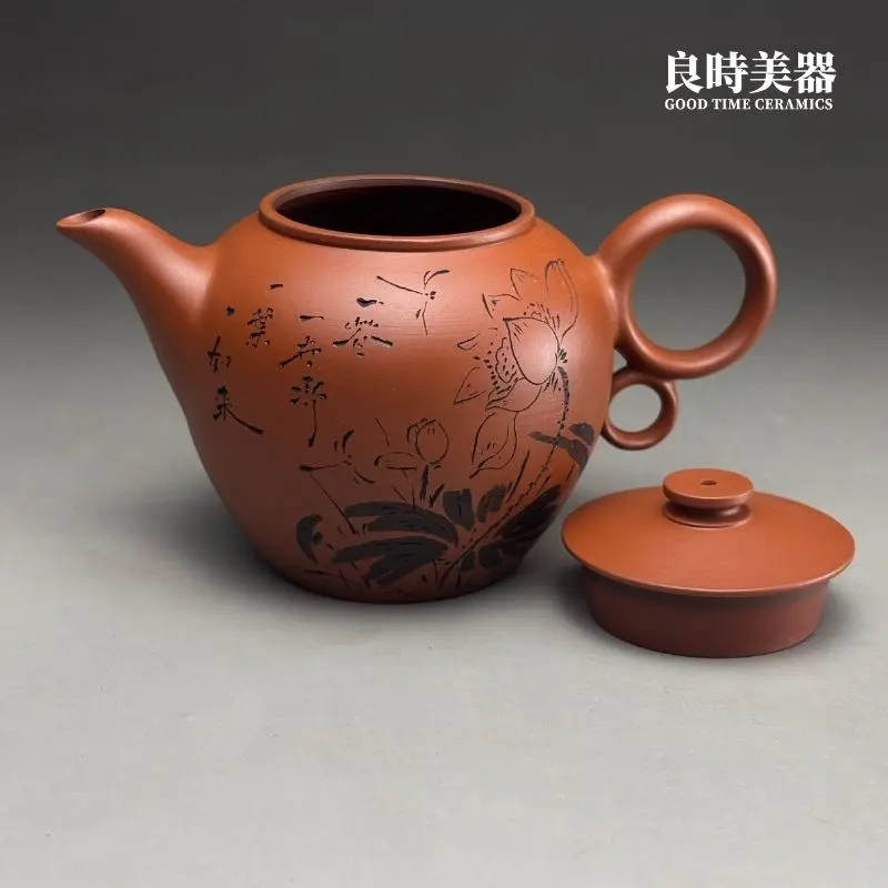 台灣茶具-林永裕手作朱泥雕刻茶壺書法詩文雕刻與側面線條特寫