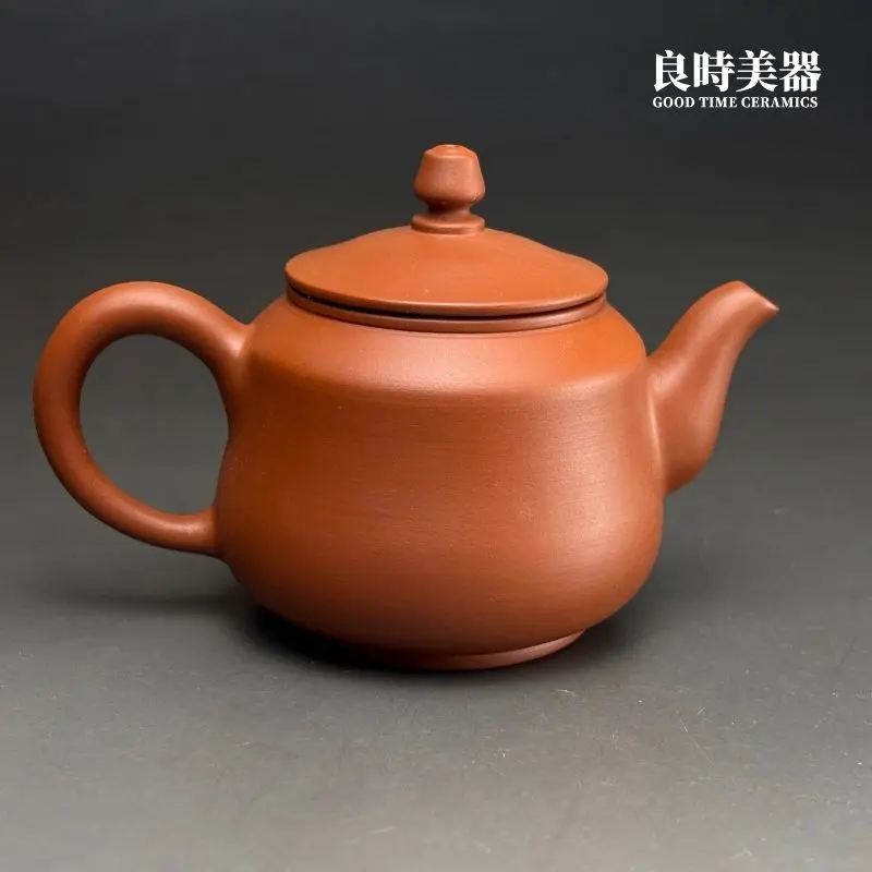 台灣茶器推薦-林永裕手作朱泥茶壺單圈圓弧把手與背面細節
