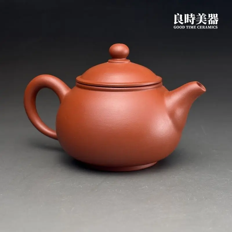 台灣茶具-林永裕手作朱泥茶壺圓拱鈕蓋與氣孔局部特寫