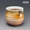 sgg-061-2 (2) 台灣茶具-周聖鈞Sgg-061-2虎紋柴燒茶海160ml大口緣與尖嘴特寫側面