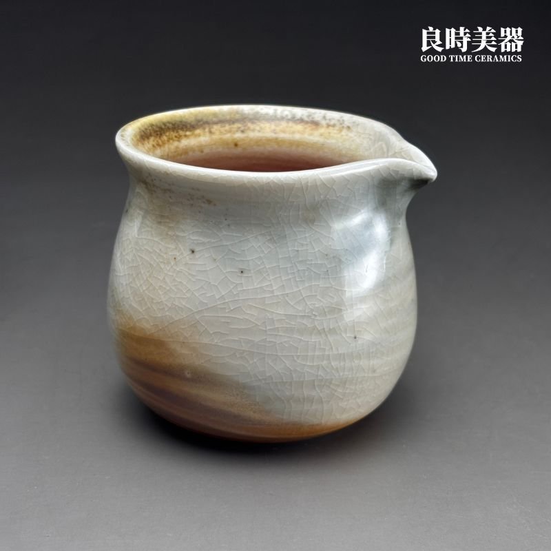 sgg-062-2 (1) 台灣茶具-周聖鈞Sgg-062-2柴燒茶海180ml淡藍灰流灰層次特寫