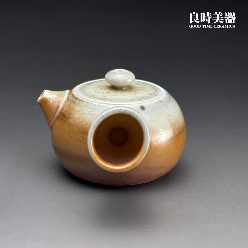 sgg-063-1 (2) 台灣茶器推薦-周聖鈞手作Sgg-063-1虎紋柴燒側把壺170ml側面