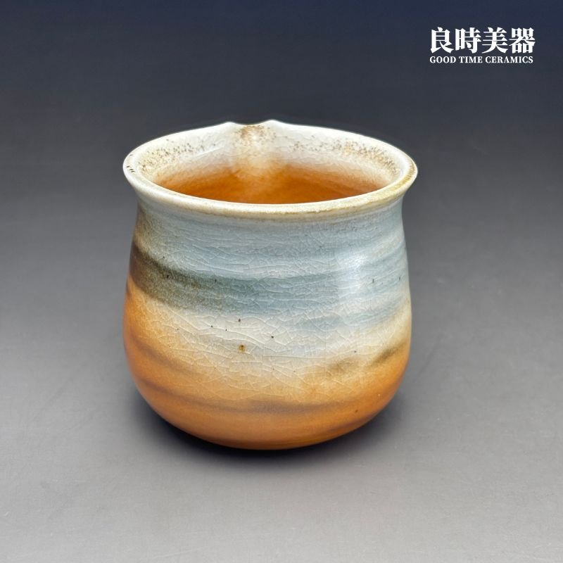 周聖鈞柴燒茶器-觀茶原礦瓷土柴燒條理分明虎斑紋理與落灰窯變天藍色