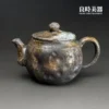 台灣茶具-張家誌手作入炭柴燒壺-Ccz-12正面外觀與手工凹凸搥痕