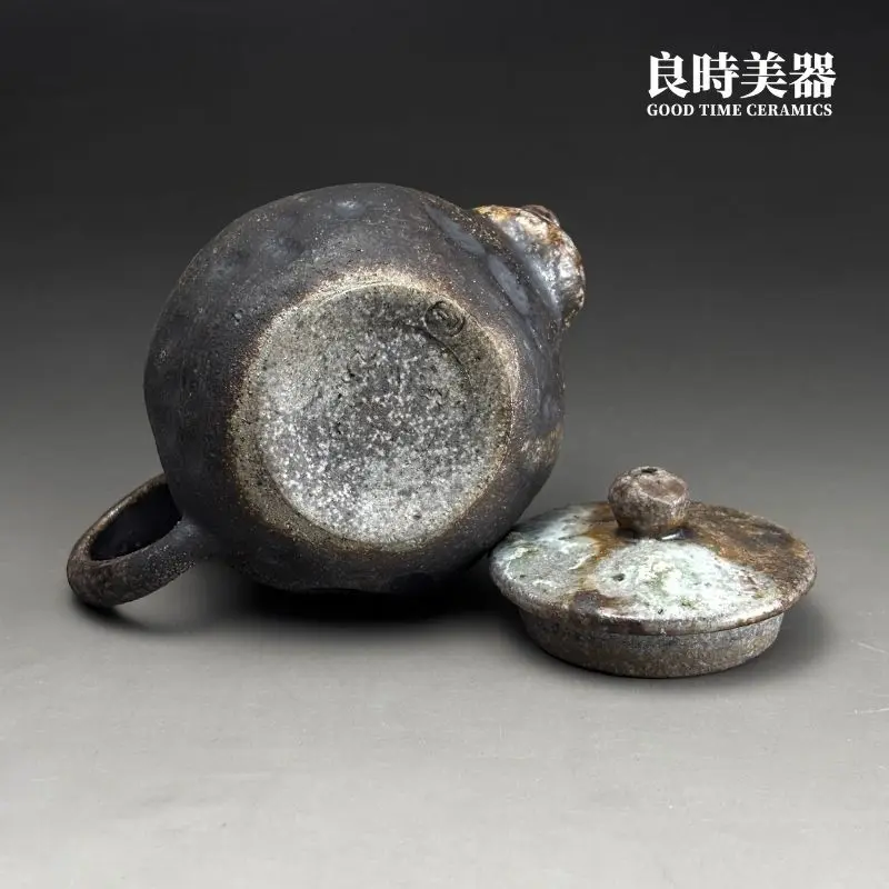 台灣茶具-張家誌手作入炭柴燒壺底足內圈與職人方形款識真跡