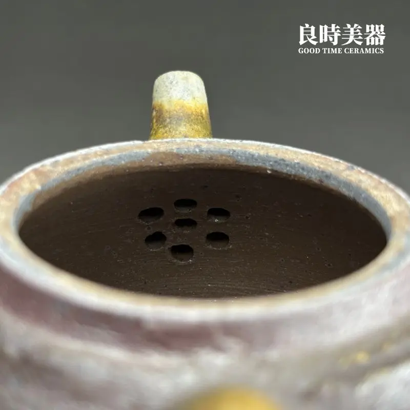 台灣茶具-張家誌手作入炭柴燒壺內壁七孔直排濾網工藝細節特寫
