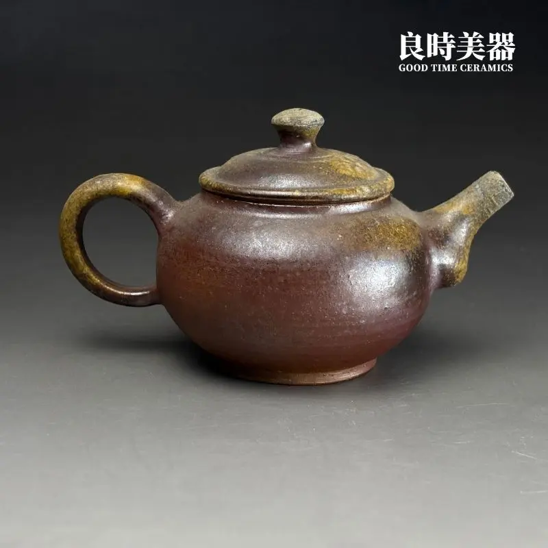 ccz-15 (4) 高端台灣茶器-張家誌手作入炭柴燒壺背面平滑溫潤紅褐原土胎體色澤