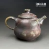 台灣茶具-張家誌手作入炭柴燒壺大口口蓋與白色落灰結晶特寫
