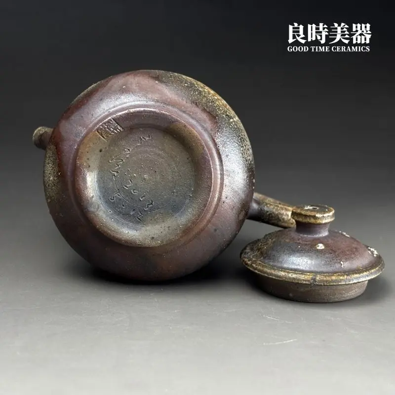 台灣茶具-張家誌手作入炭柴燒壺底足內圈與2013、5.12落款簽名真跡
