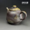 高端台灣茶器-張家誌手作入炭柴燒壺大口口蓋與寬大環形耳把側面視覺
