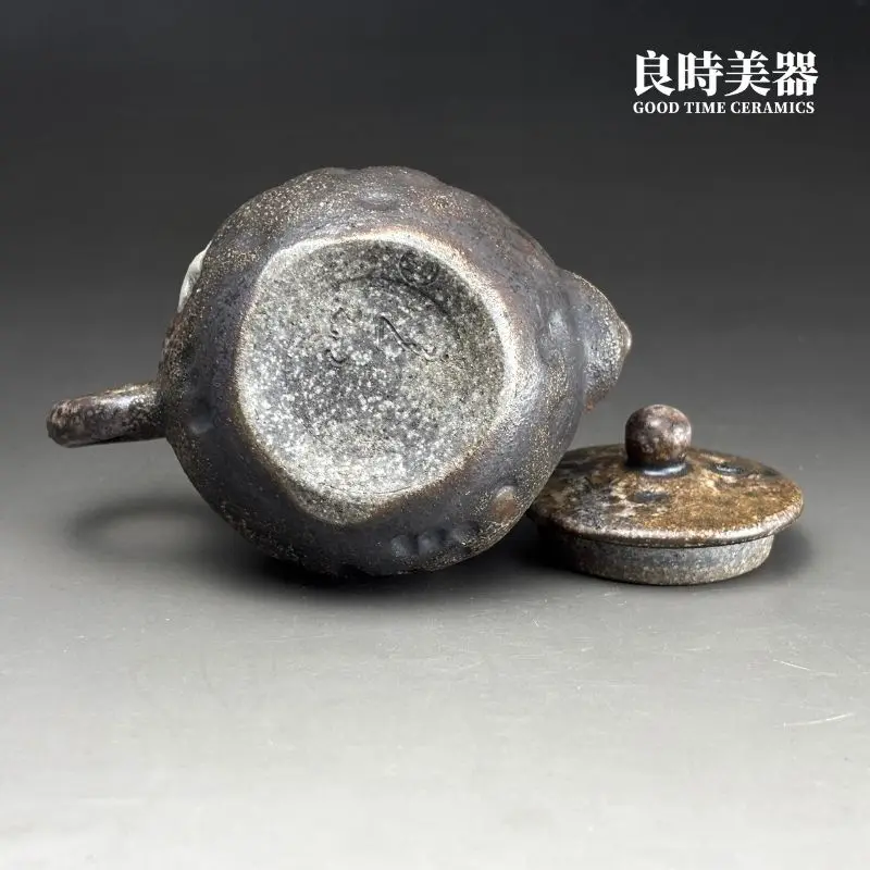 台灣茶具-張家誌手作入炭柴燒壺底足內圈與職人山形落款款識真跡