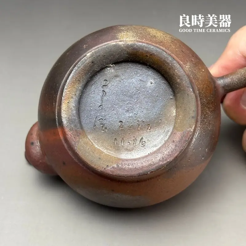 高端台灣茶器-張家誌手作柴燒窯變龍蛋壺底足圈足與職人落款款識