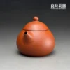 台灣茶器推薦-林永裕手作朱泥西施壺流暢一彎壺嘴與微仰出水結構特寫