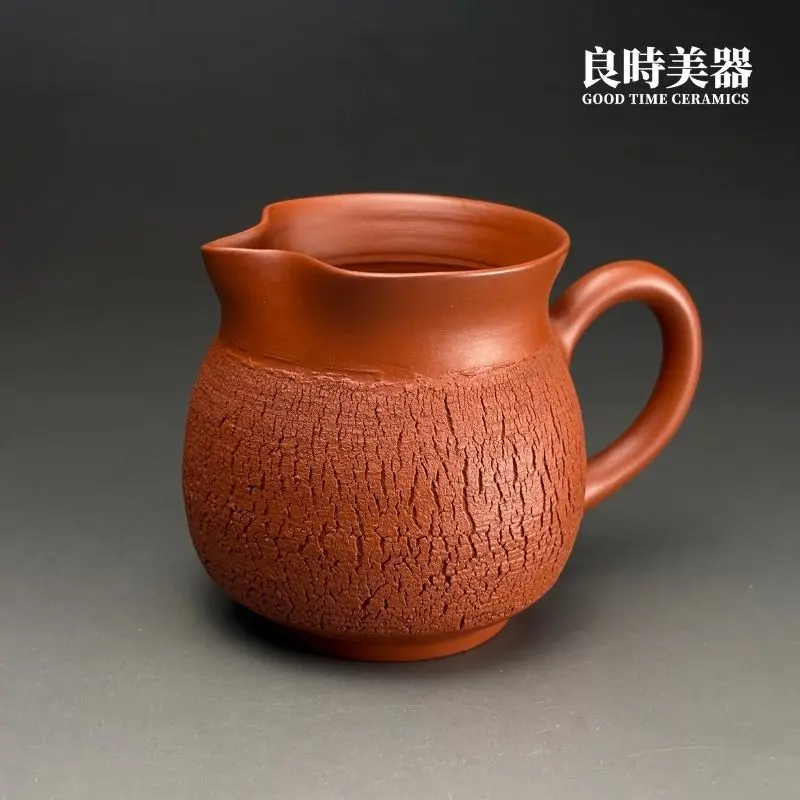 台灣茶具-陳政嵐手作爆裂朱泥茶海圓潤環形耳把與側面造型特寫