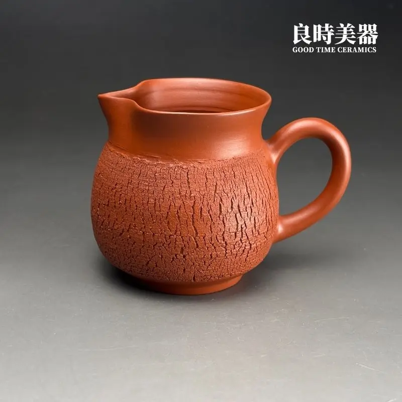 陳政嵐手作爆裂朱泥茶海內壁精煉朱泥胎體與流暢把手銜接視覺