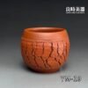 ym-19 (1) 台灣茶具-陳政嵐手作爆裂朱泥杯-ym-19正面外觀與手工爆裂樹皮肌理