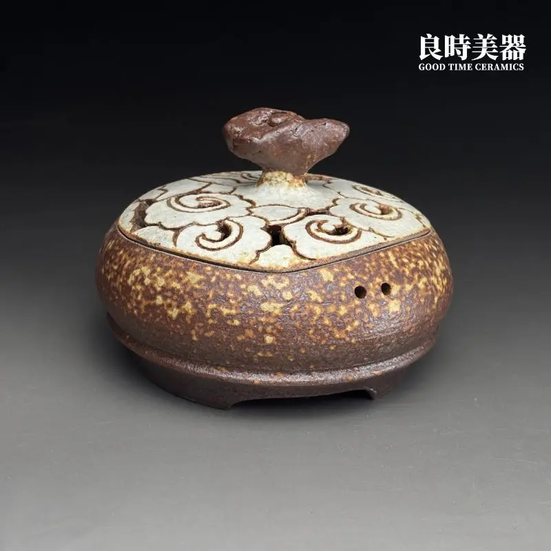 高端台灣茶器-陳明謙手作祥雲薰香爐雙圓孔排氣孔與對稱雙圓孔細節
