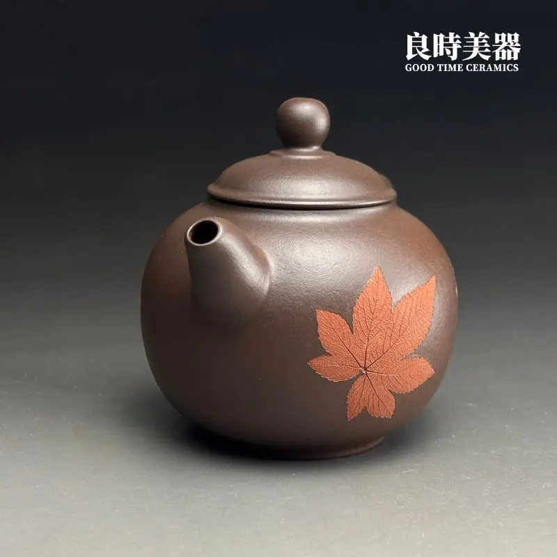 台灣茶具-陳政嵐楓葉紫砂壺250ML湖口特寫